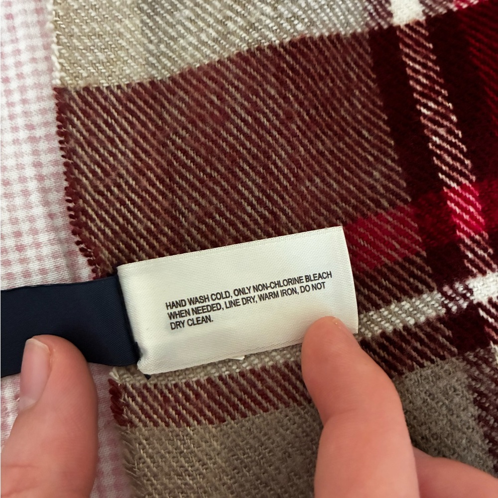 GAP Red and Tan Plaid Scarf - Picture 6 of 7